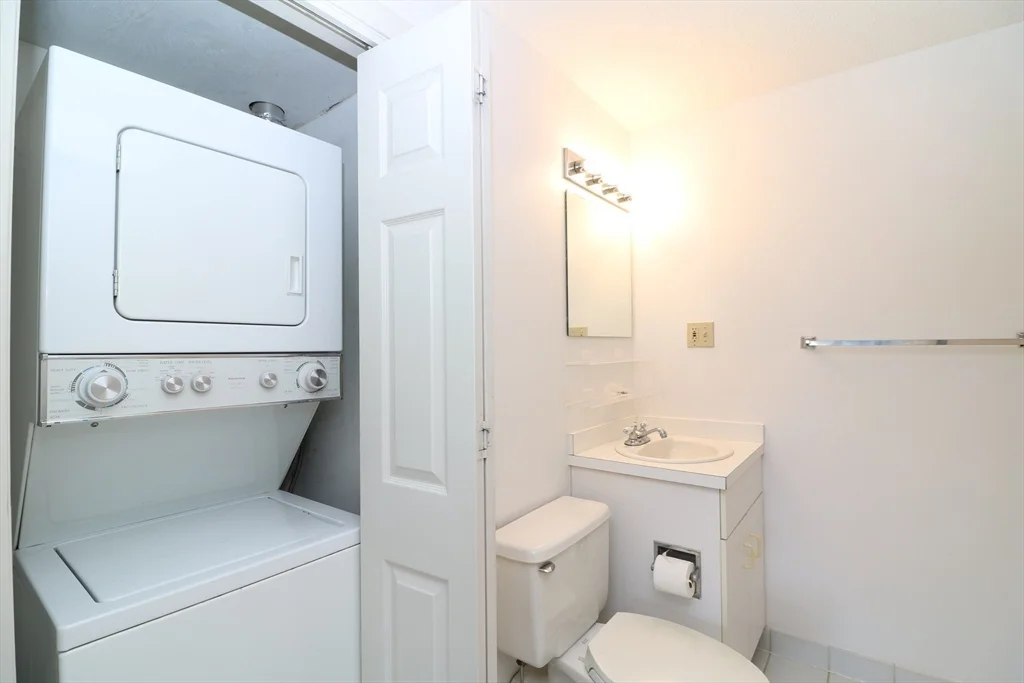 2 bed, 2 bath apartment for rent at 26 Webb Pl Unit 2C, Mansfield — photo 10 of 14
