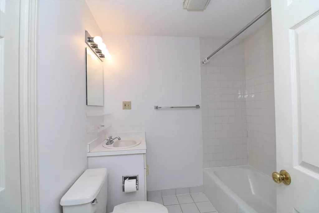 2 bed, 2 bath apartment for rent at 26 Webb Pl Unit 2C, Mansfield — photo 11 of 14