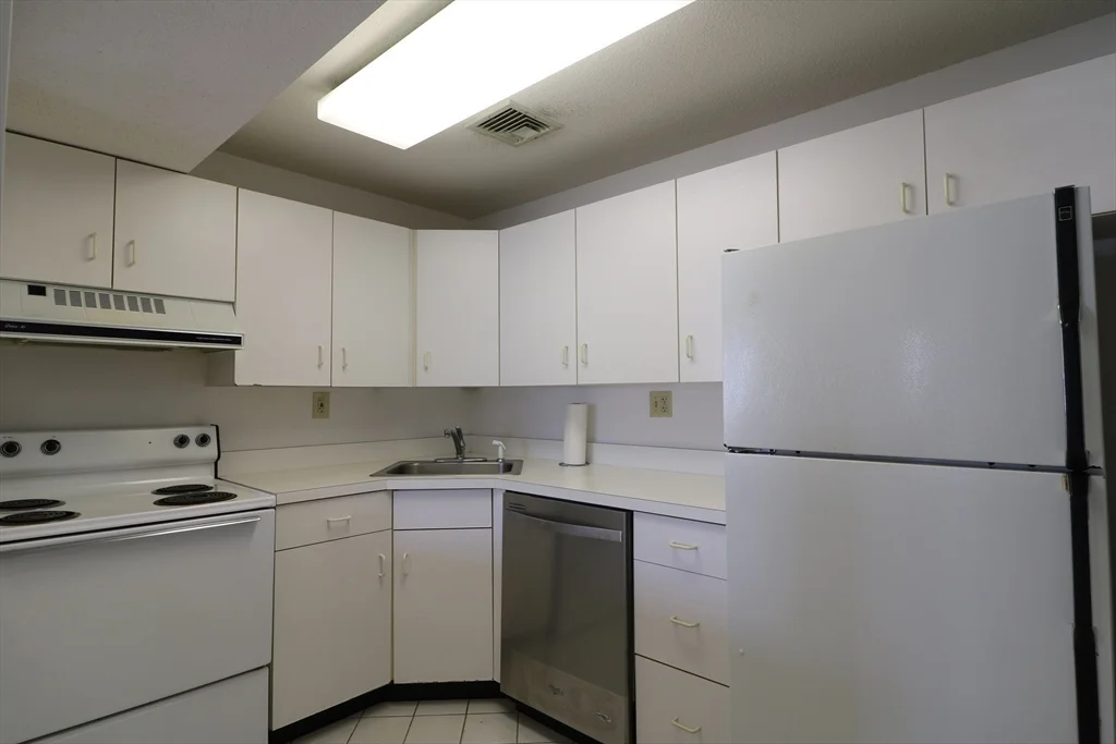 2 bed, 2 bath apartment for rent at 26 Webb Pl Unit 2C, Mansfield — photo 4 of 14