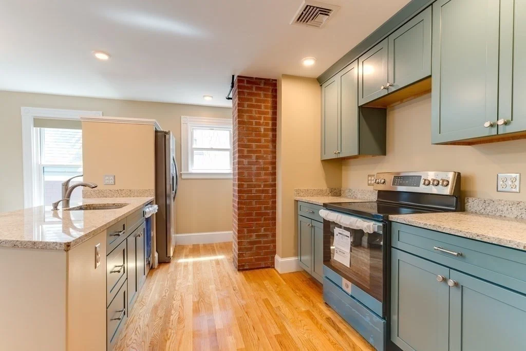 3 bed, 1 bath apartment for rent at 26 Weld Hill St Unit 3, Jamaica Plain — photo 3 of 17