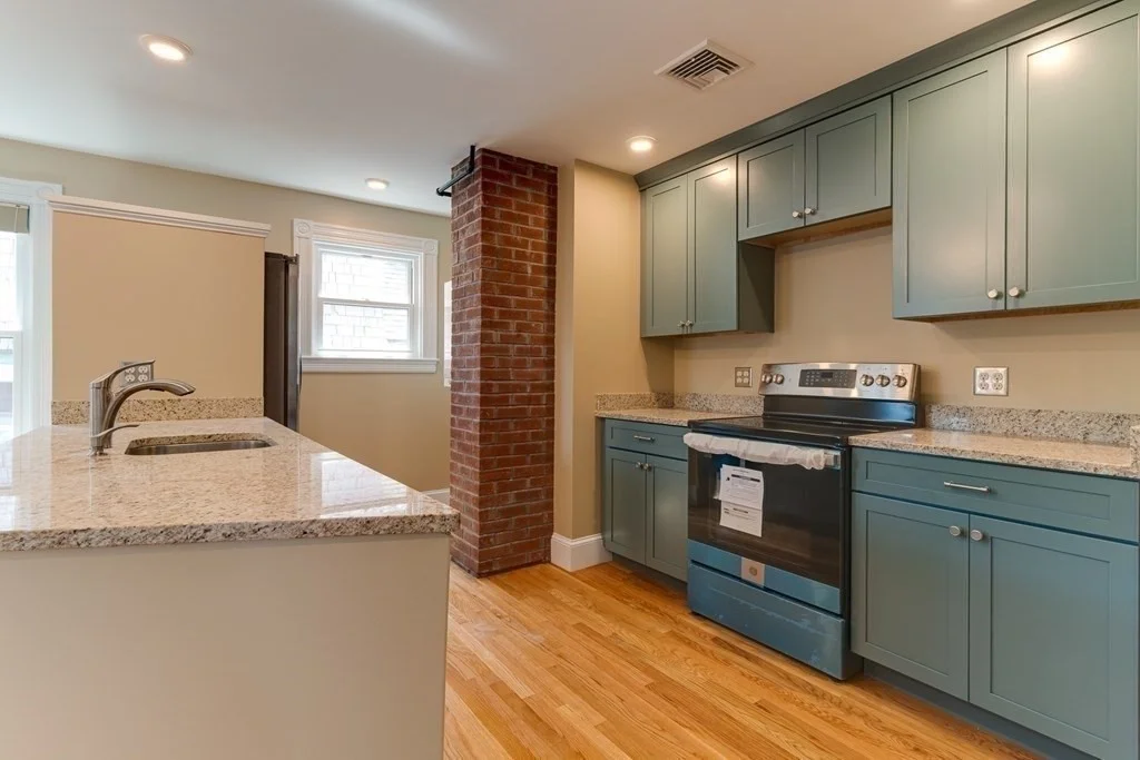 3 bed, 1 bath apartment for rent at 26 Weld Hill St Unit 3, Jamaica Plain — photo 4 of 17