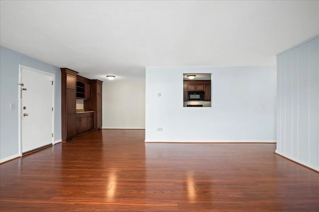 2 bed, 1 bath apartment for rent at 26 Williamsburg Ct Unit 22, Shrewsbury — photo 3 of 11