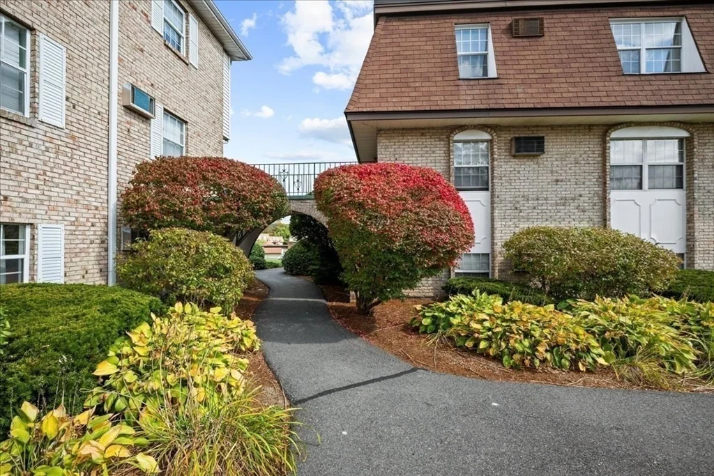 2 bed, 1 bath apartment for rent at 26 Williamsburg Ct Unit 22, Shrewsbury — photo 11 of 11