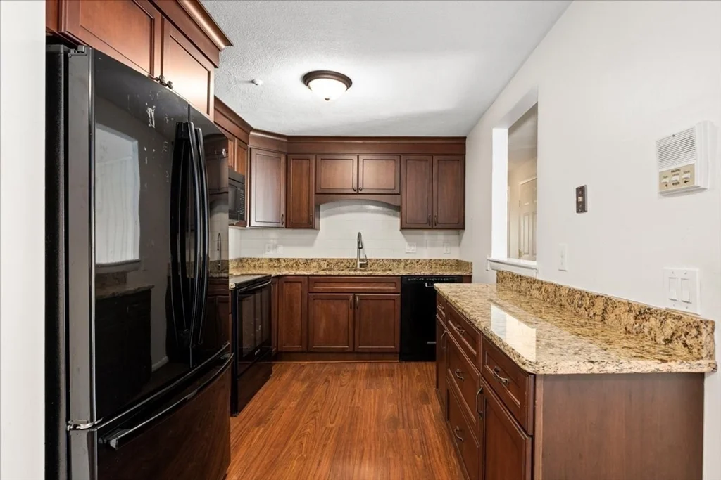 2 bed, 1 bath apartment for rent at 26 Williamsburg Ct Unit 22, Shrewsbury — photo 6 of 11