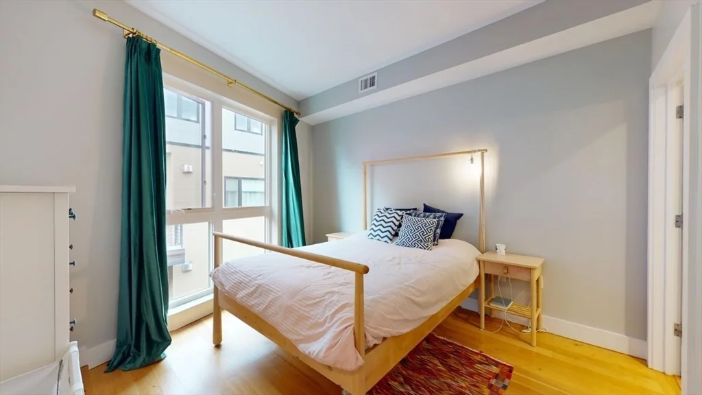 3 bed, 2.5 bath apartment for rent at 260 Beacon St Unit 204, Somerville — photo 10 of 22