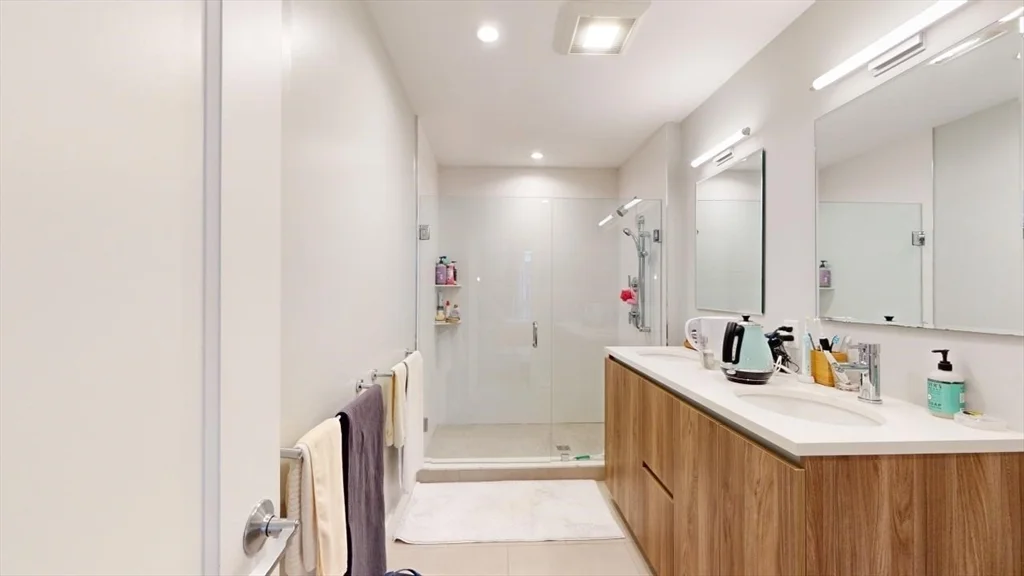 3 bed, 2.5 bath apartment for rent at 260 Beacon St Unit 204, Somerville — photo 11 of 22