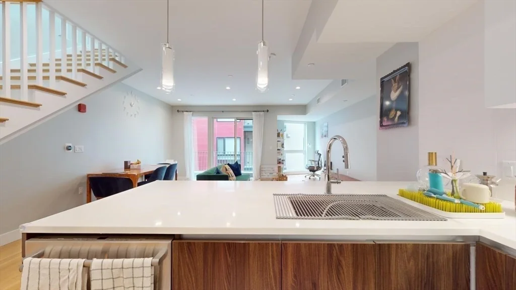 3 bed, 2.5 bath apartment for rent at 260 Beacon St Unit 204, Somerville — photo 4 of 22