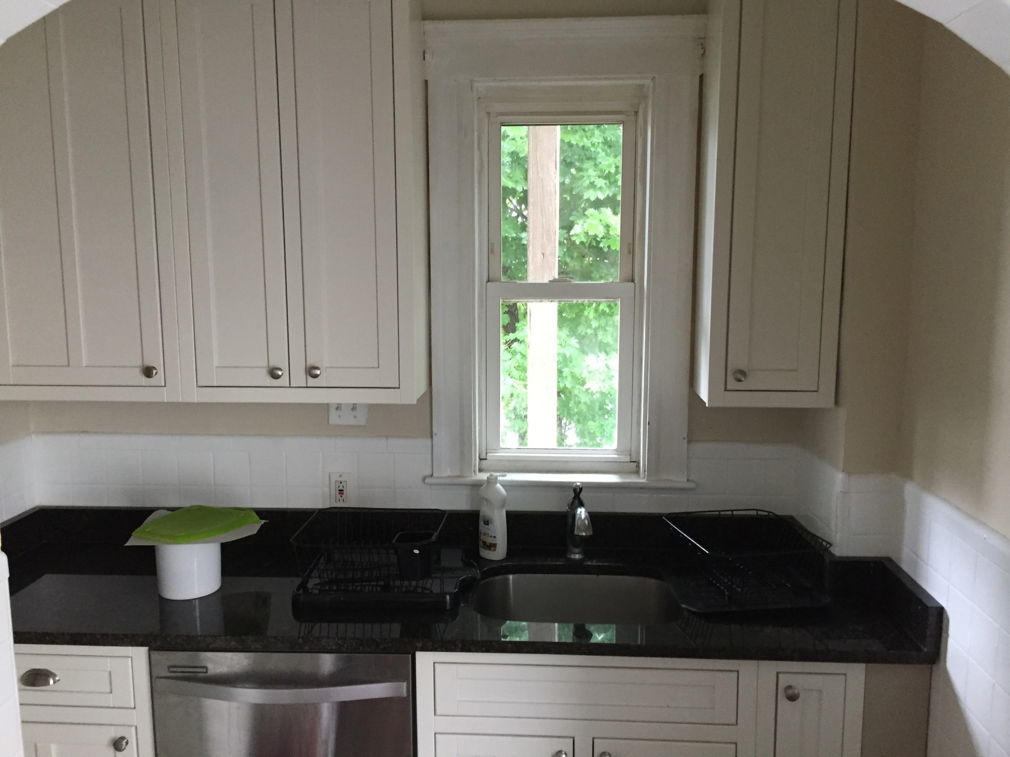 3 bed, 1 bath apartment for rent at 260 Boston Ave Unit 1, Medford — photo 1 of 13