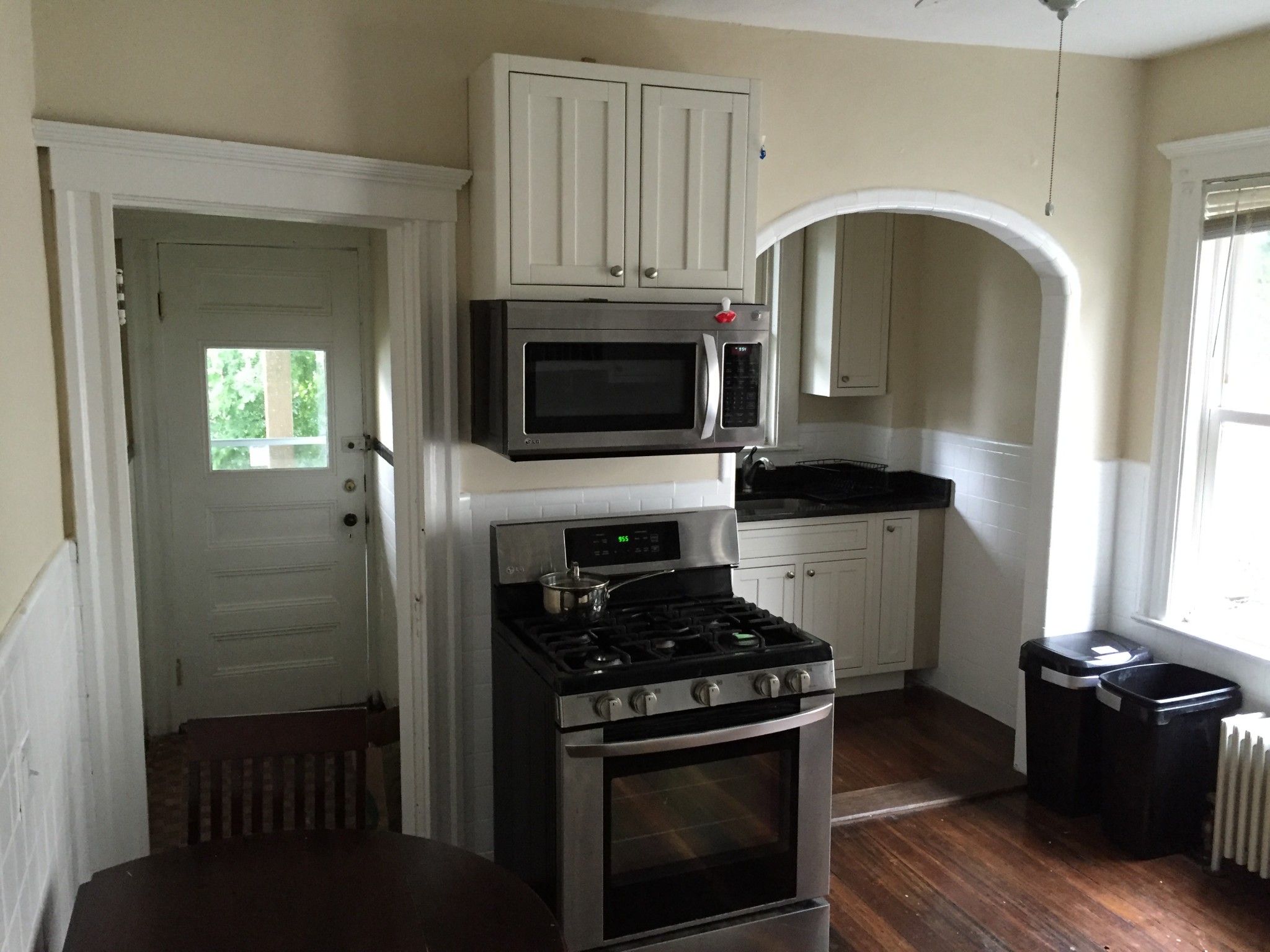 3 bed, 1 bath apartment for rent at 260 Boston Ave Unit 1, Medford — photo 4 of 13