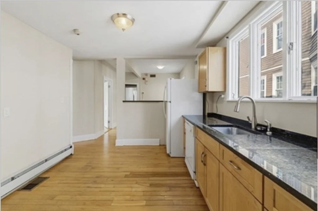3 bed, 1 bath apartment for rent at 260 Brookline St Unit 1, Cambridgeport — photo 2 of 12