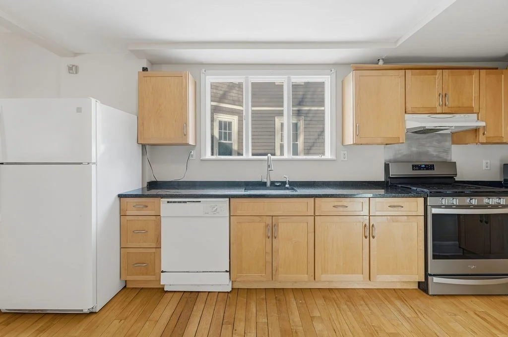 3 bed, 1 bath apartment for rent at 260 Brookline St Unit 1, Cambridgeport — photo 4 of 15