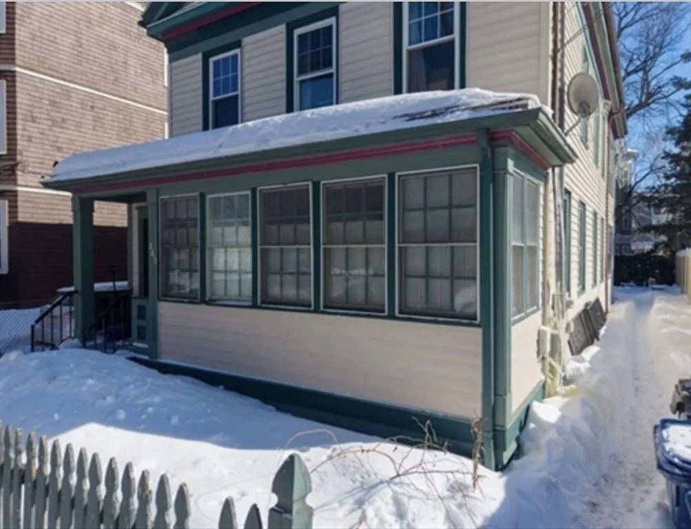 3 bed, 1 bath apartment for rent at 260 Brookline St Unit 1, Cambridgeport