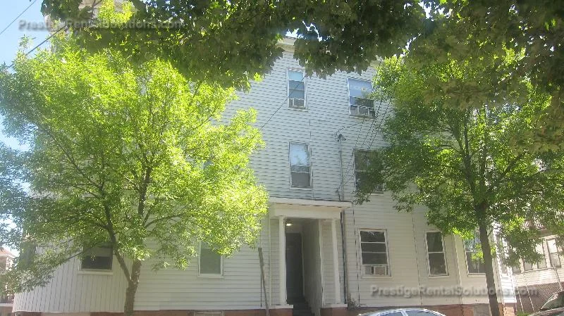 Studio bed, 1 bath apartment for rent at 260 Campbell Ave Unit 1, Revere — photo 3 of 4