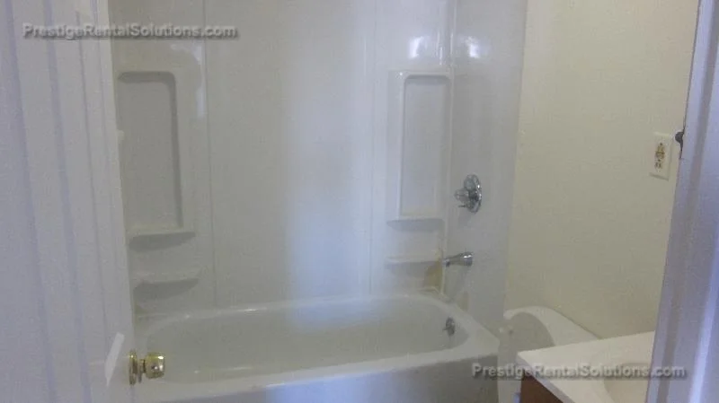 Studio bed, 1 bath apartment for rent at 260 Campbell Ave Unit 1, Revere — photo 2 of 4