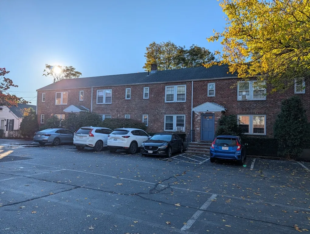 1 bed, 1 bath apartment for rent at 260 Main St Unit 14, Tufts University — photo 1 of 7