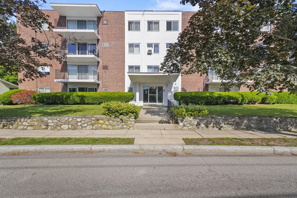 2 bed, 1 bath apartment for rent at 260 Tremont St Unit 1, Melrose — photo 1 of 28