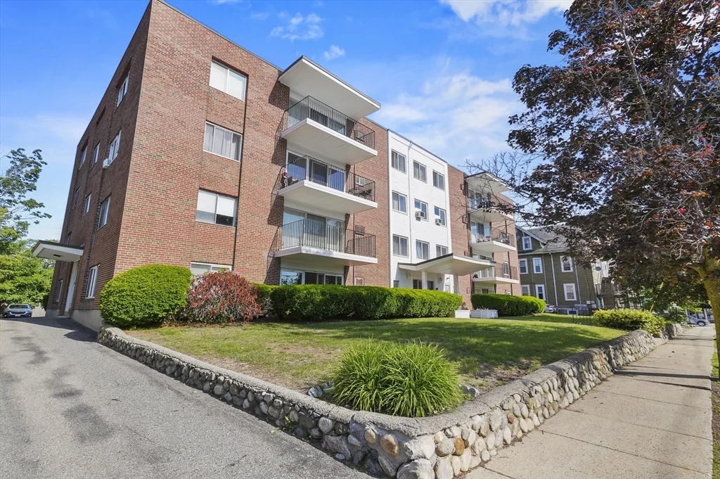 2 bed, 1 bath apartment for rent at 260 Tremont St Unit 1, Melrose — photo 2 of 28