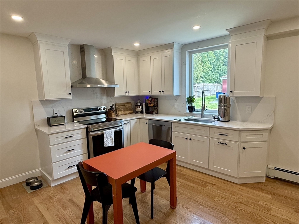 3 bed, 1 bath apartment for rent at 260 Washington St Unit 1, Peabody