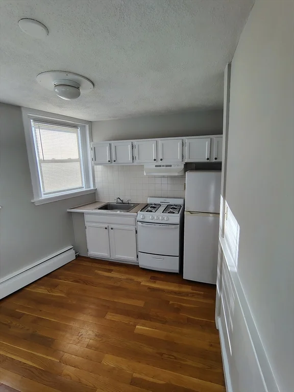 1 bed, 1 bath apartment for rent at 260 Washington St Unit 23, Salem — photo 2 of 6