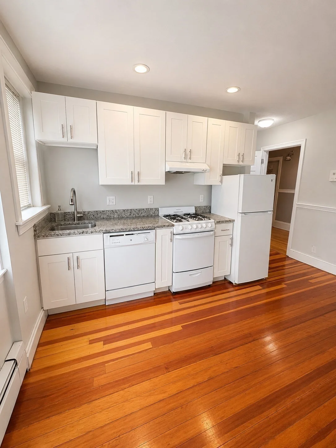 1 bed, 1 bath apartment for rent at 260 Washington St Unit 26, Salem — photo 3 of 7