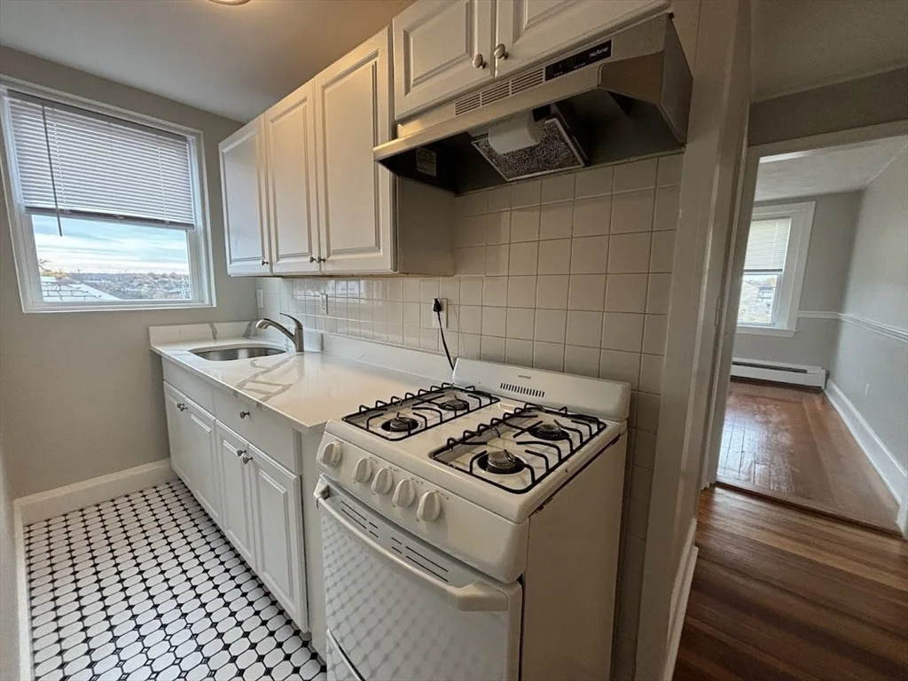2 bed, 1 bath apartment for rent at 260 Washington St Unit 38, Glenwood — photo 3 of 8
