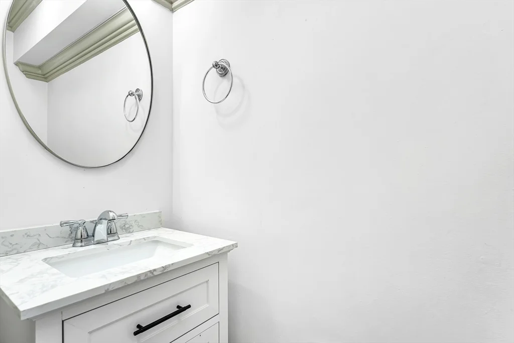 5 bed, 3 bath apartment for rent at 2601 Washington St Unit 2601, Roxbury — photo 19 of 22