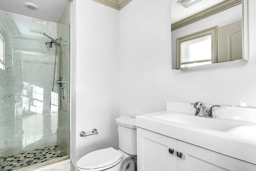 5 bed, 3 bath apartment for rent at 2601 Washington St Unit 2601, Roxbury — photo 7 of 22