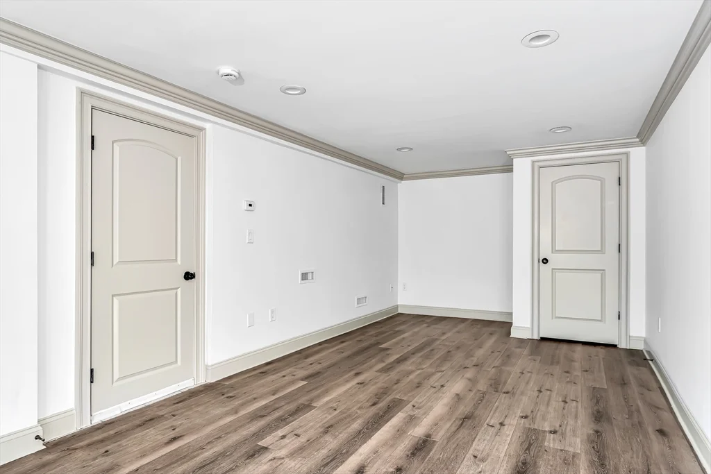 5 bed, 3 bath apartment for rent at 2601 Washington St Unit 2601, Roxbury — photo 12 of 22