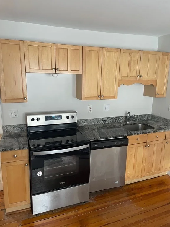 3 bed, 1 bath apartment for rent at 261-263 Roslindale Ave Unit 2, Roslindale — photo 3 of 7