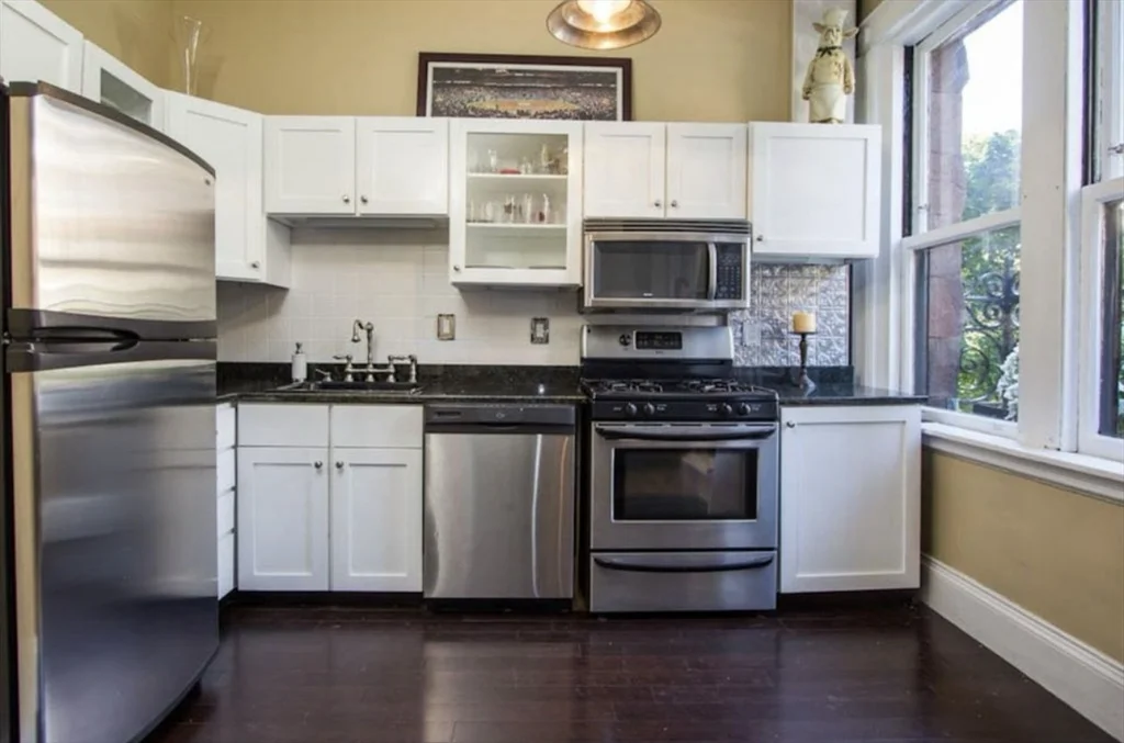1 bed, 1 bath apartment for rent at 261 Beacon St Unit 21, Back Bay — photo 2 of 7