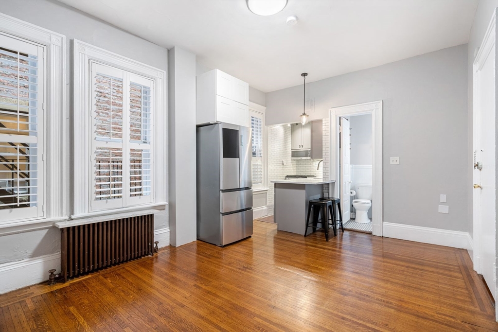 Studio bed, 1 bath apartment for rent at 261 Beacon St Unit 32, Back Bay — photo 3 of 10