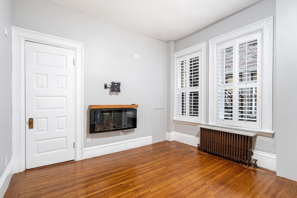 Studio bed, 1 bath apartment for rent at 261 Beacon St Unit 32, Back Bay — photo 2 of 10
