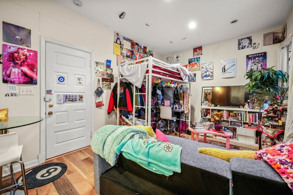 Studio bed, 1 bath apartment for rent at 261 Beacon St Unit 52, Back Bay — photo 9 of 12