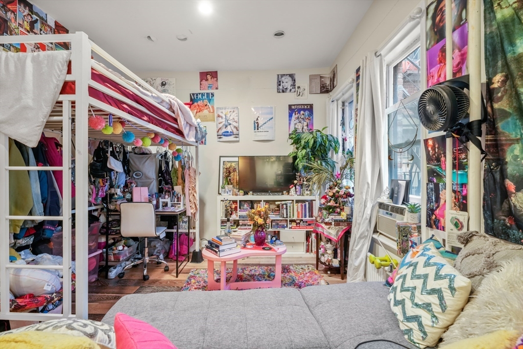 Studio bed, 1 bath apartment for rent at 261 Beacon St Unit 52, Back Bay — photo 11 of 12