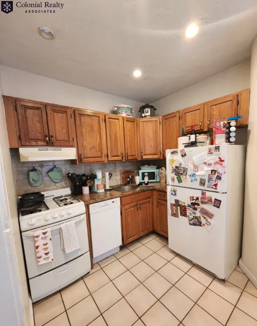 2 bed, 1 bath apartment for rent at 261 Kelton St Unit 9, Allston — photo 5 of 23