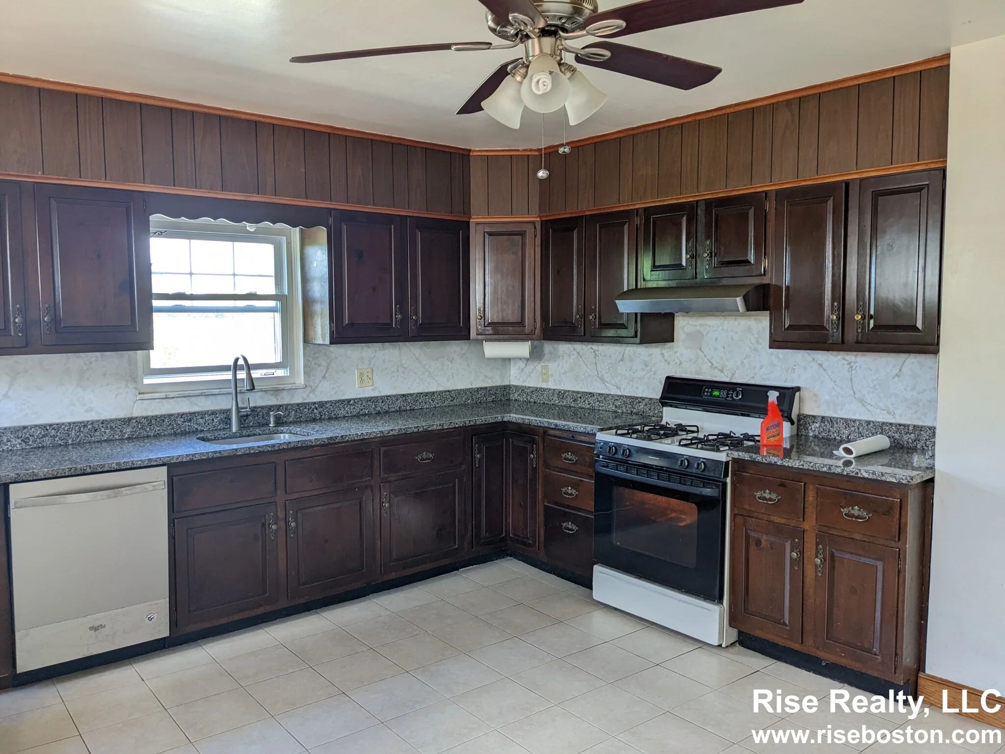 2 bed, 1 bath apartment for rent at 261 Lexington St Unit 2, Watertown — photo 3 of 12
