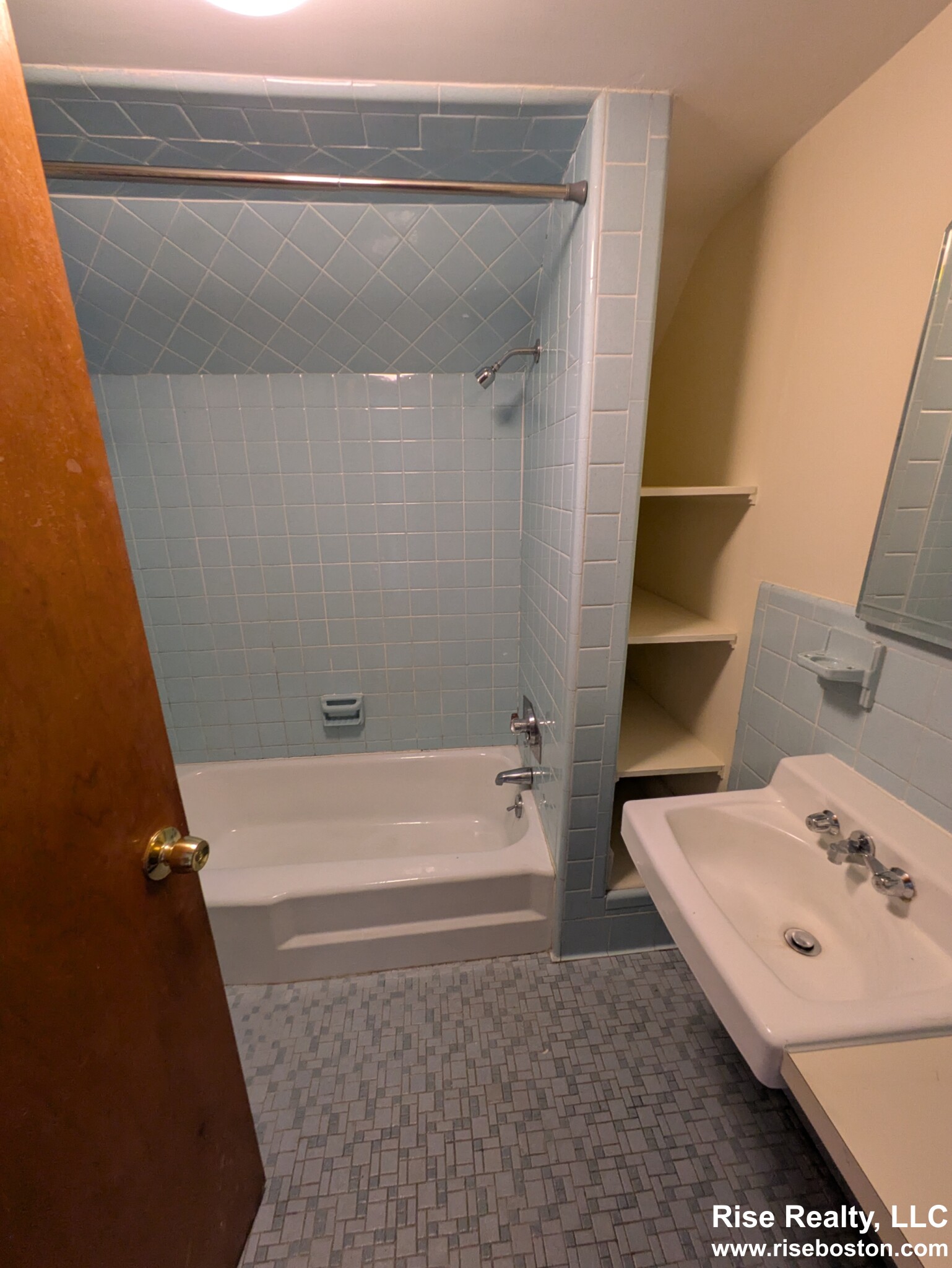 2 bed, 1 bath apartment for rent at 261 Lexington St Unit 3, Watertown — photo 9 of 12