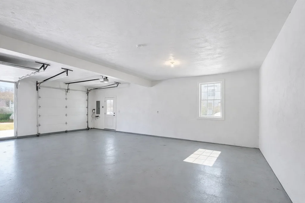 3 bed, 3 bath apartment for rent at 261 Main St Unit 1, Shrewsbury — photo 34 of 36