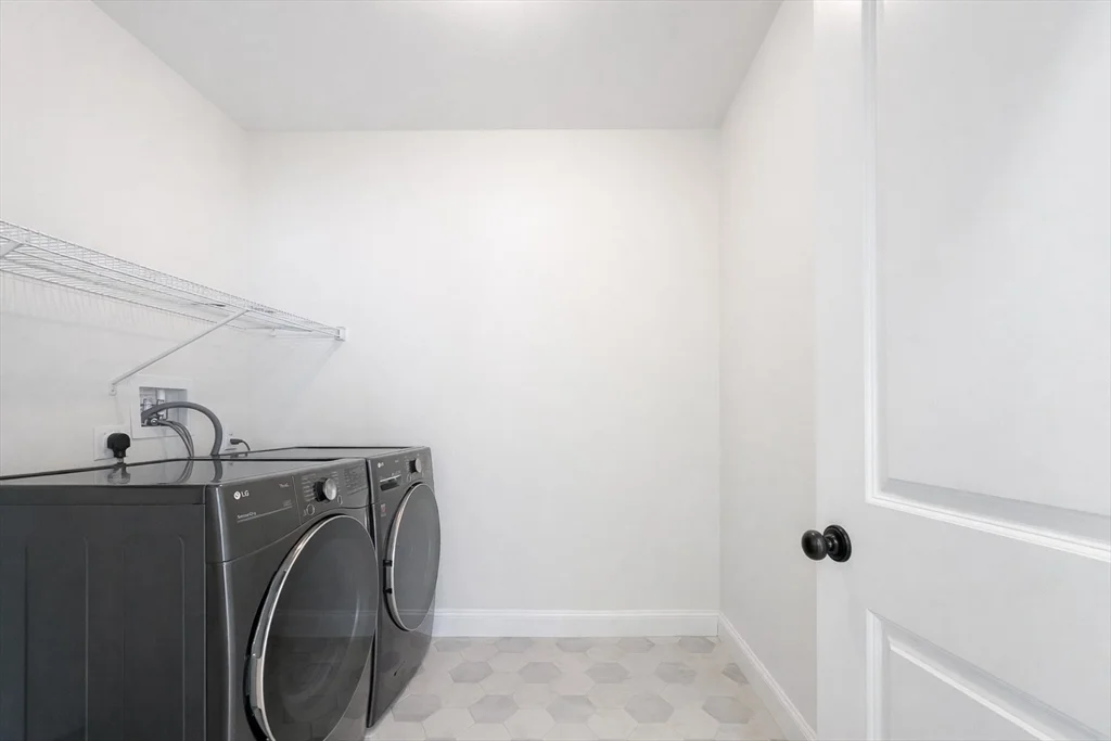 3 bed, 3 bath apartment for rent at 261 Main St Unit 1, Shrewsbury — photo 33 of 36