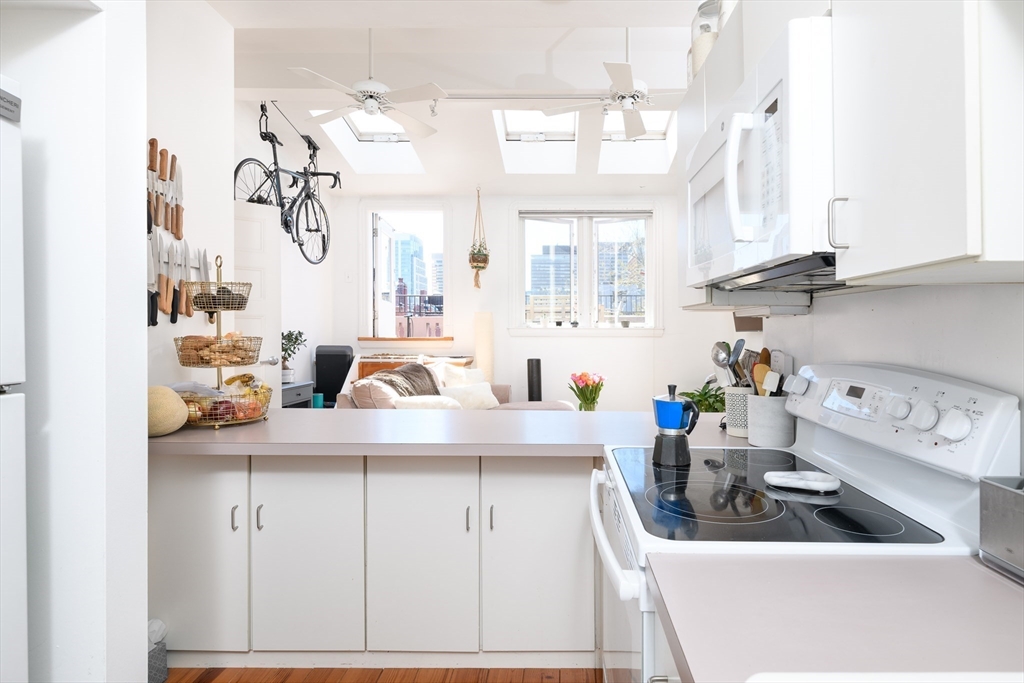 2 bed, 1 bath apartment for rent at 261 Marlborough St Unit 11, Back Bay — photo 6 of 17