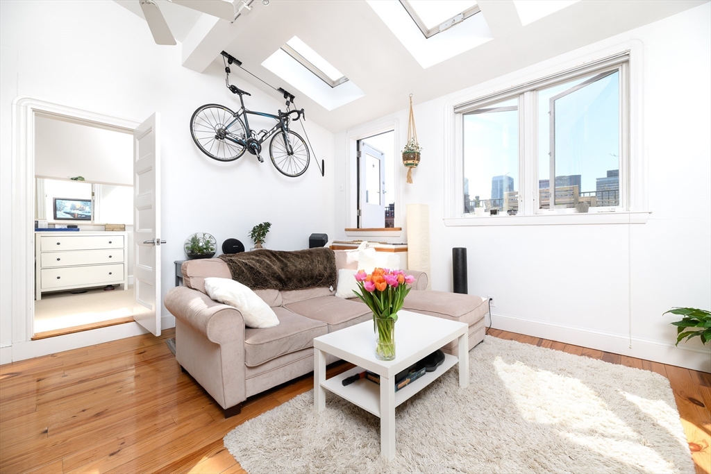 2 bed, 1 bath apartment for rent at 261 Marlborough St Unit 11, Back Bay — photo 1 of 17