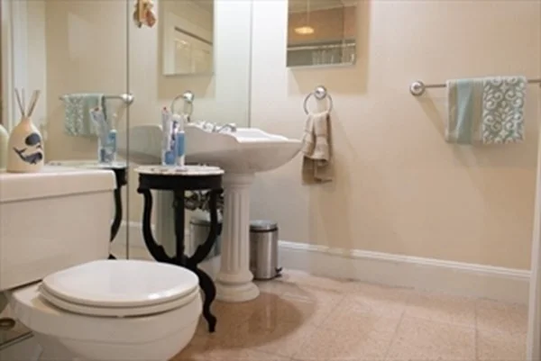 1 bed, 1 bath apartment for rent at 261 Marlborough St Unit 9, Back Bay — photo 8 of 9