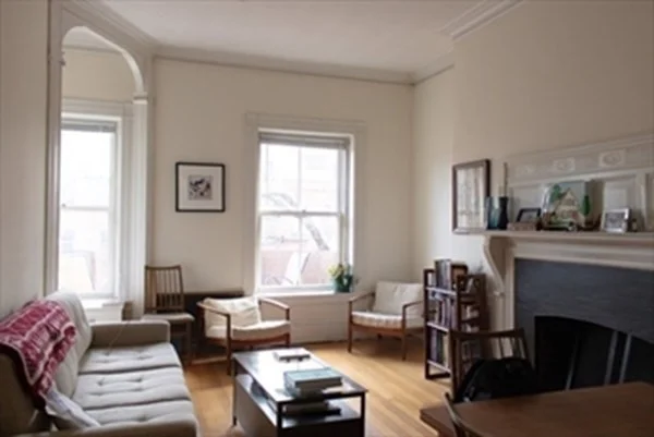 1 bed, 1 bath apartment for rent at 261 Marlborough St Unit 9, Back Bay — photo 2 of 9