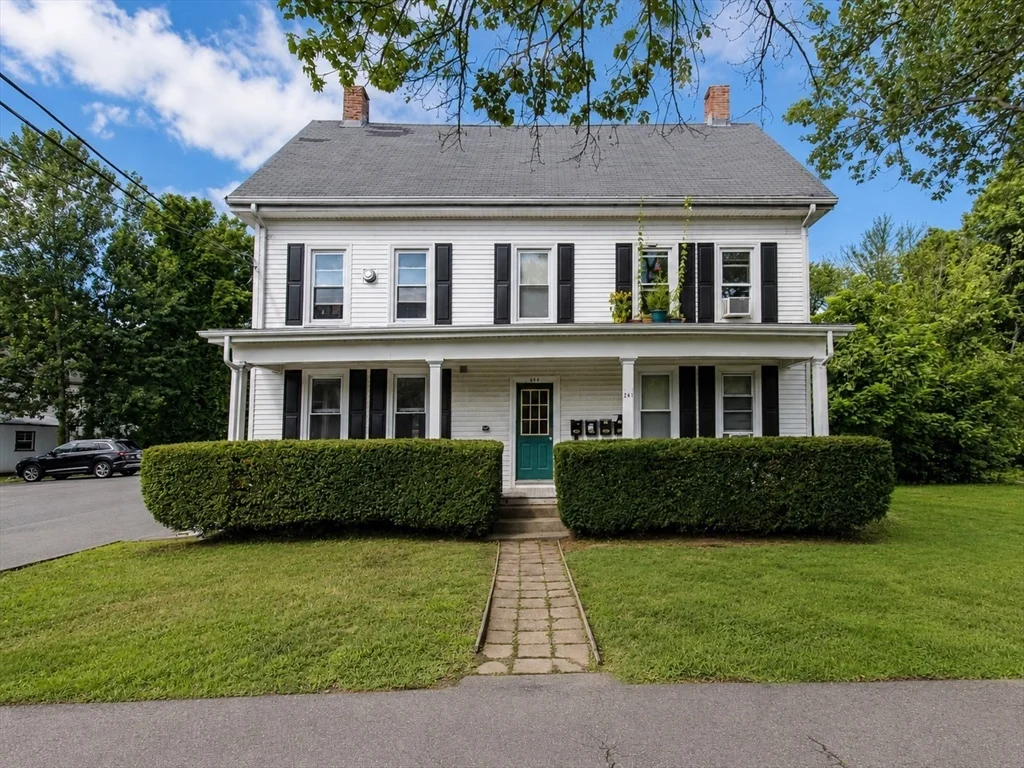 1 bed, 1 bath apartment for rent at 261 Plymouth St Unit 1, East Bridgewater