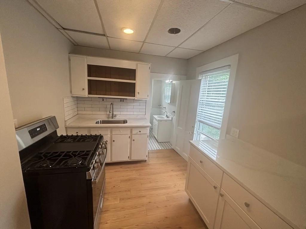 1 bed, 1 bath apartment for rent at 261 Plymouth St Unit 4, East Bridgewater — photo 3 of 10
