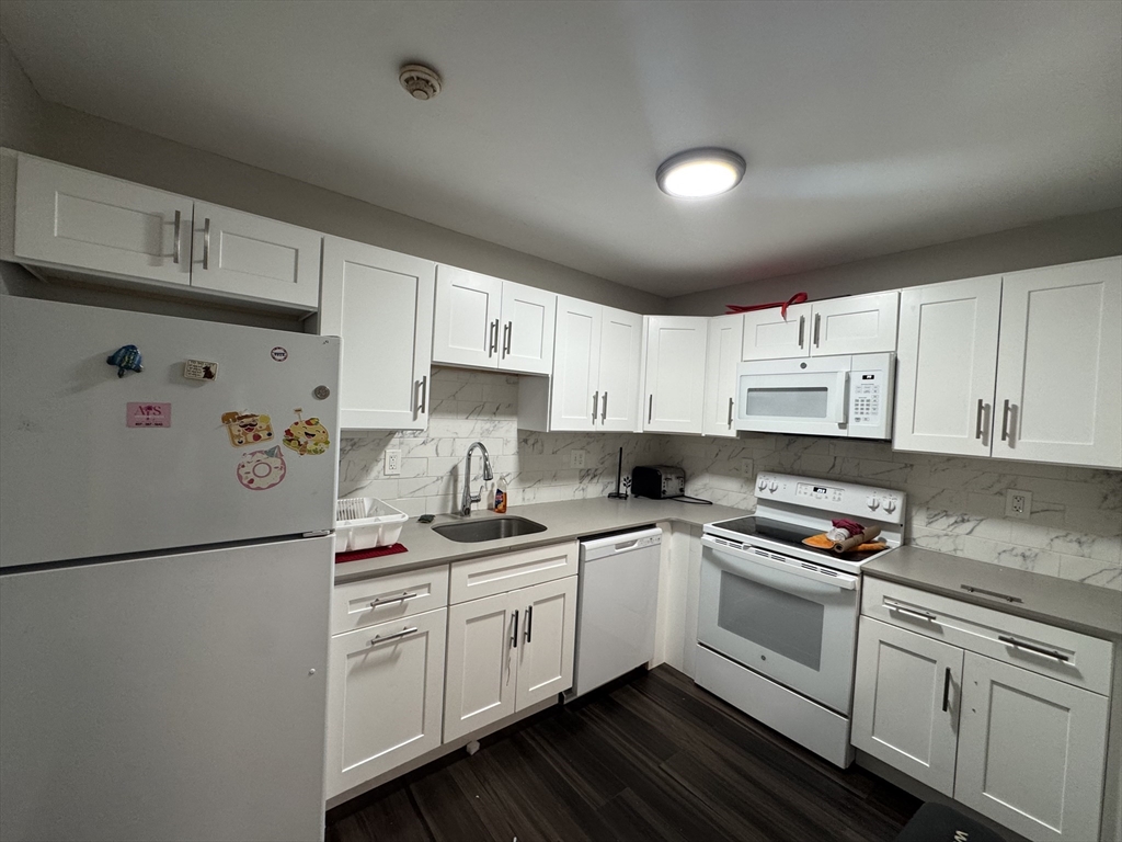 1 bed, 1 bath apartment for rent at 261 Union St Unit 33, Rockland — photo 9 of 11