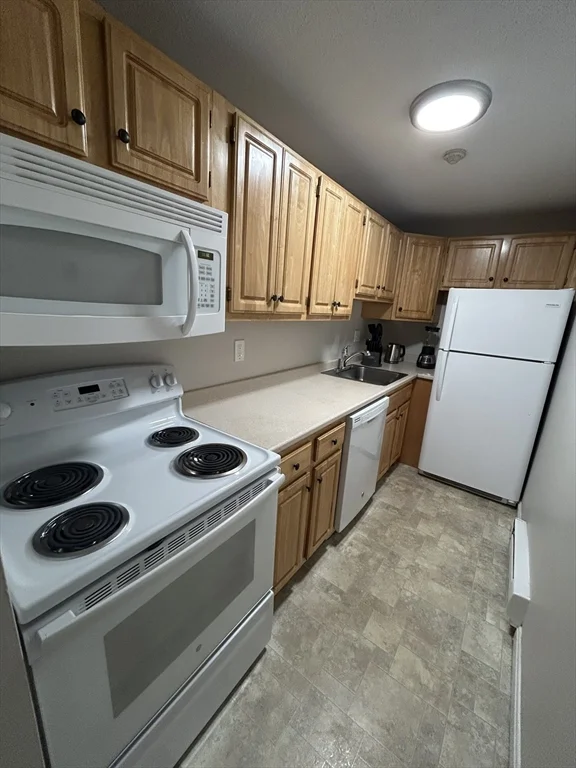 1 bed, 1 bath apartment for rent at 261 Union Unit 37, Rockland