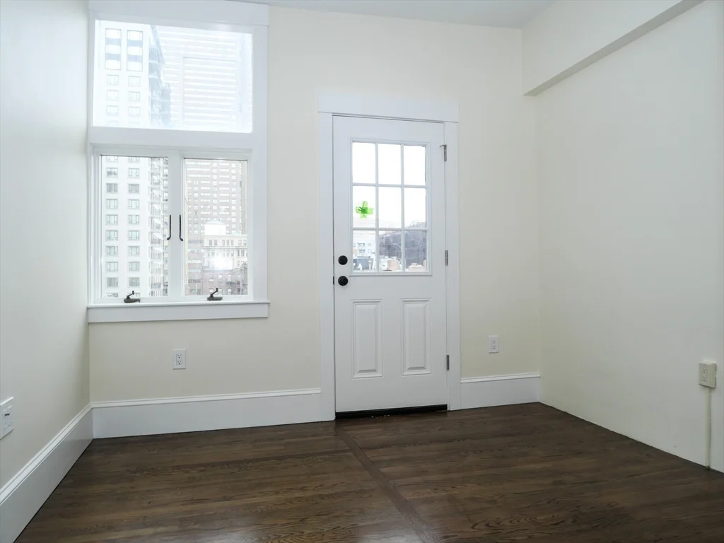 3 bed, 2 bath apartment for rent at 261 W Newton Unit 5, South End — photo 5 of 11
