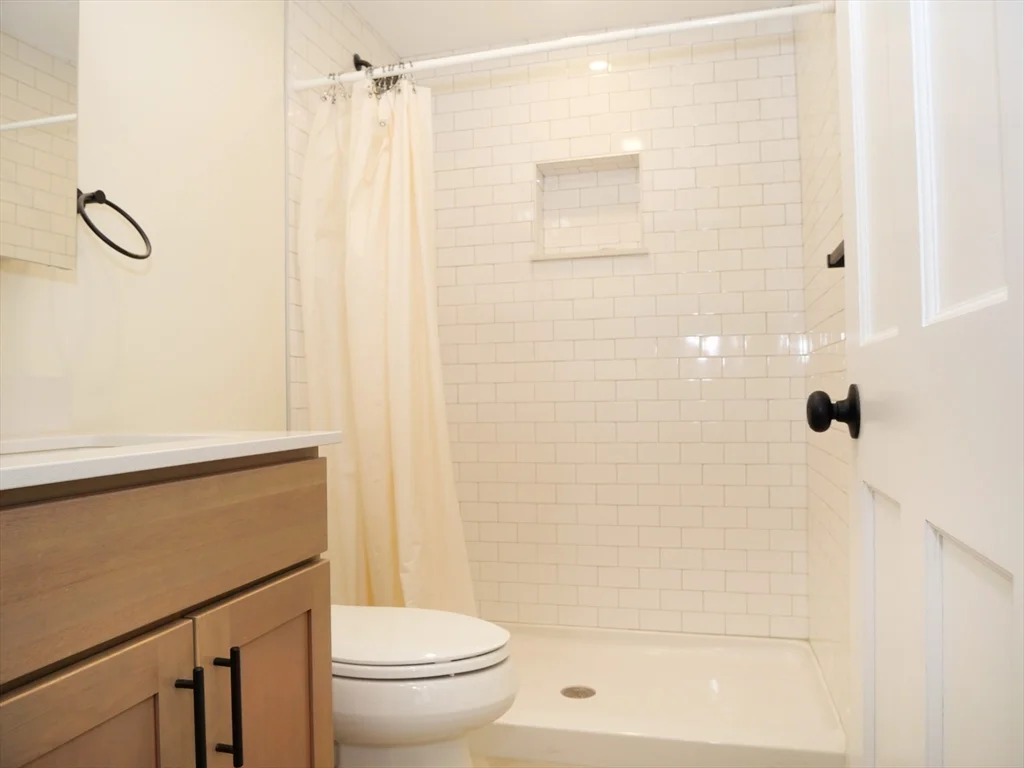 3 bed, 2 bath apartment for rent at 261 W Newton Unit 5, South End — photo 4 of 11