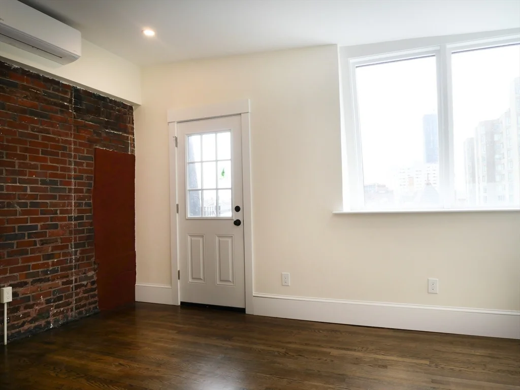 3 bed, 2 bath apartment for rent at 261 W Newton Unit 5, South End — photo 3 of 11
